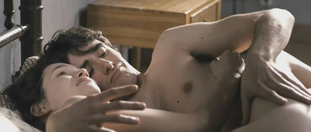 アストリッド・ベルジュ＝フリスベの乳首丸見え
